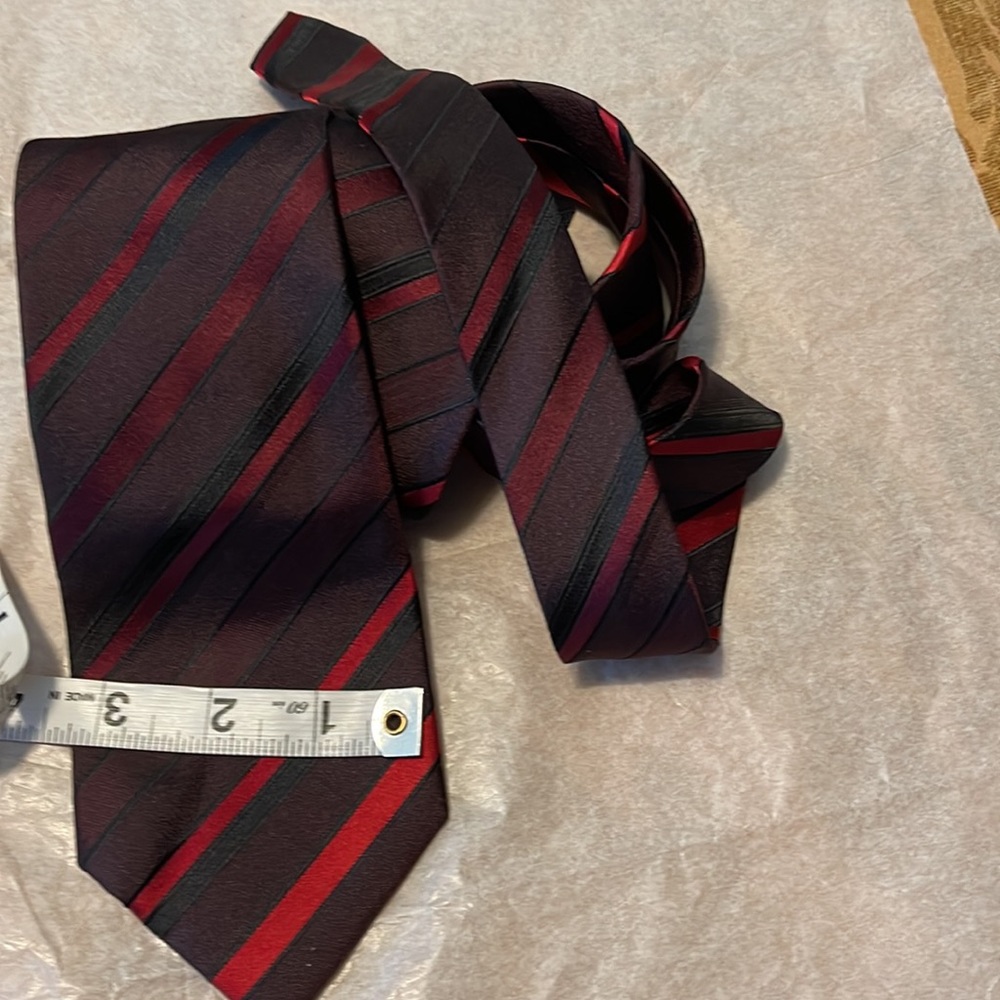 Used tie - Picture 7 of 11